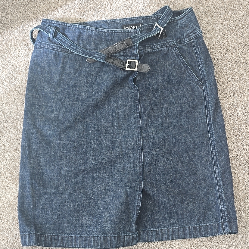 CHANEL Dark Blue Denim Pencil Skirt with Slim Belt